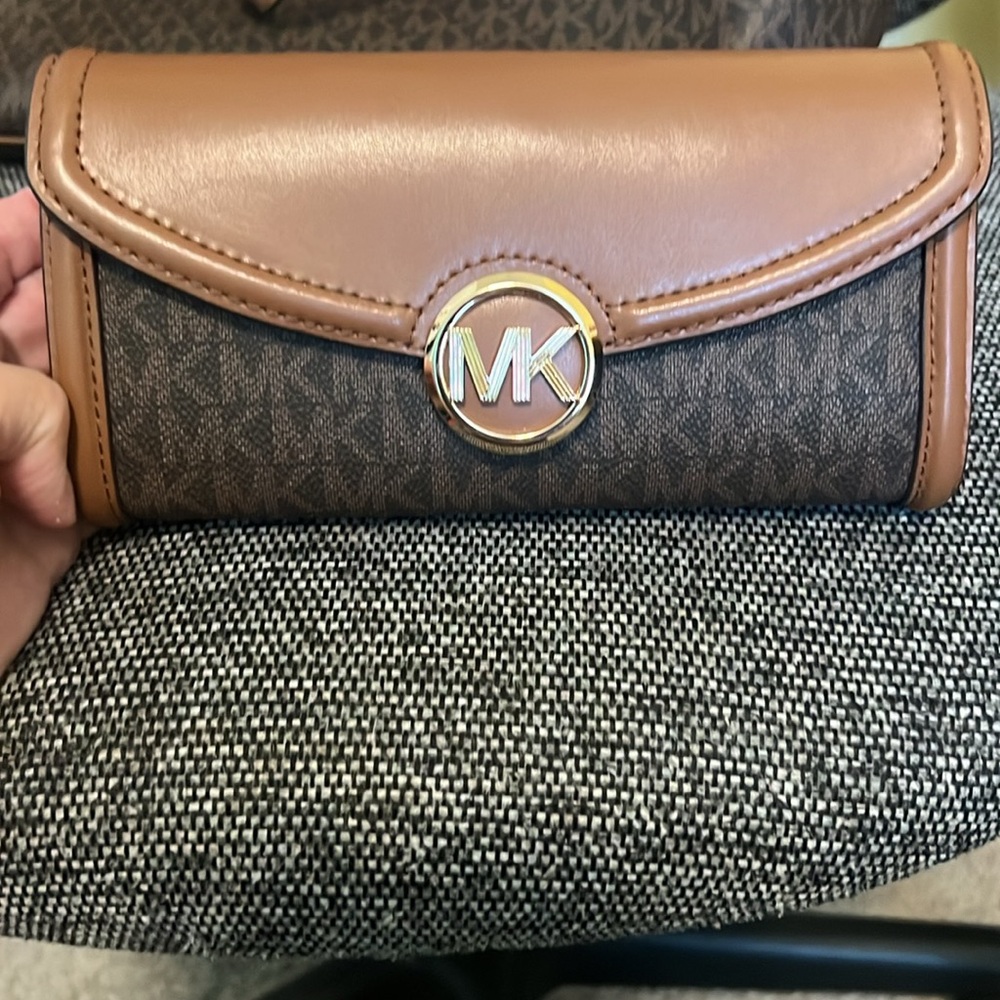BNWT Michael Kors Wallet